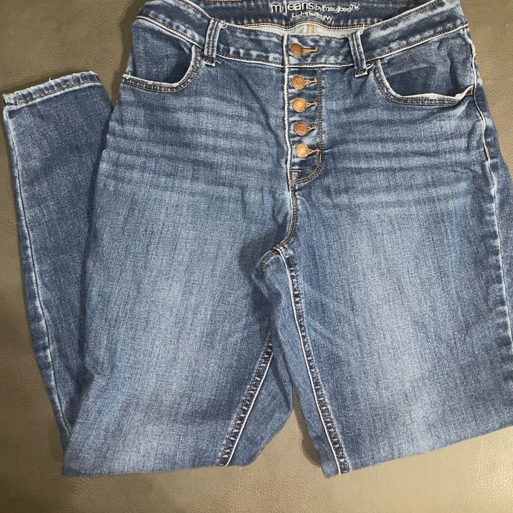 Maurices – High-Rise Curvy Skinny Jeans
Medium | Curvy |Classic Dark Blue